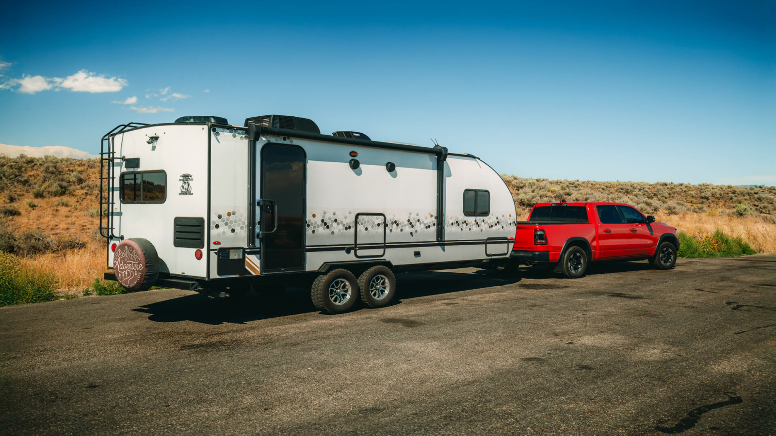 Types of trailers in road transport ind...