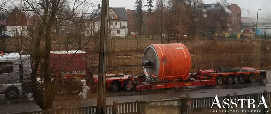 Transportation of a pulp and paper production cylinder 